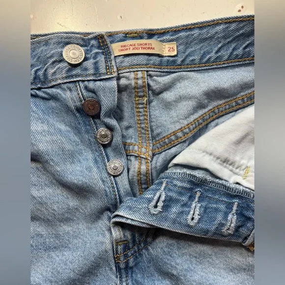 Levi's Ribcage Shorts - Picture 7 of 11